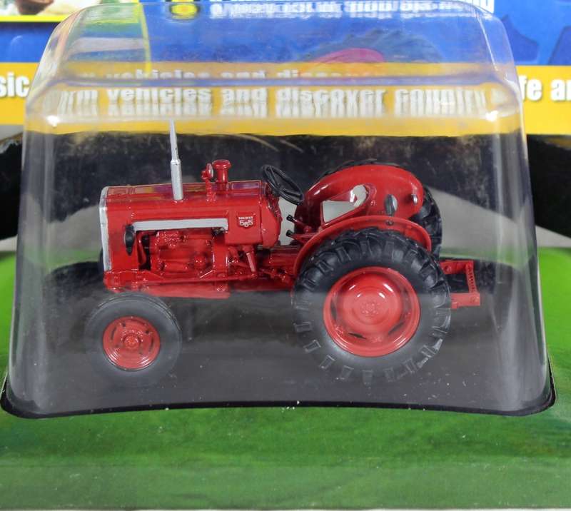 Collectible tractor & info sheet - Valmet 565