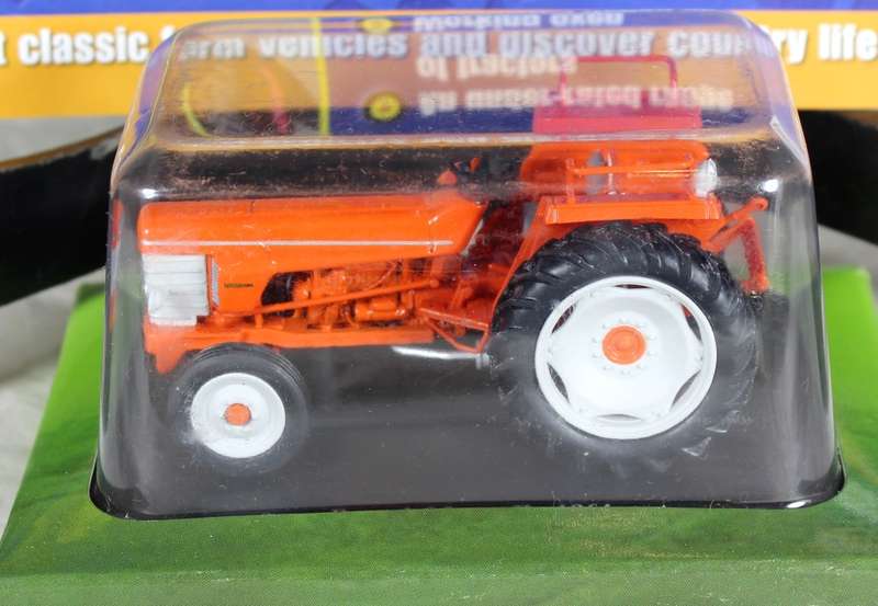 Collectible tractor & info sheet - Renault Master II