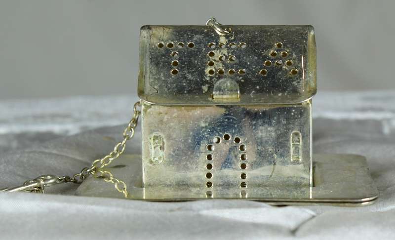 Tea house caddy on a stand