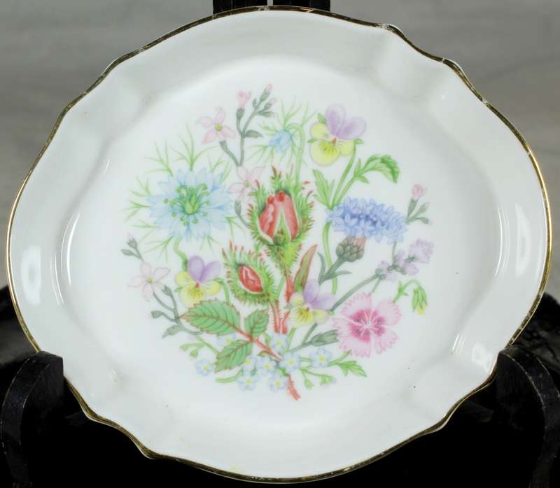Aynsley wild tudor - bon bon dish
