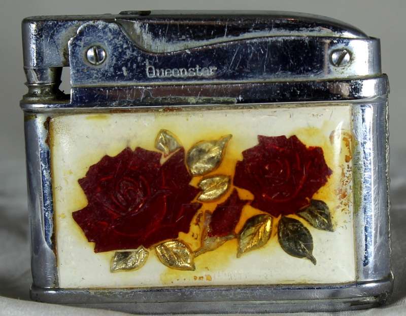 Queen Star Lighter with Roses
