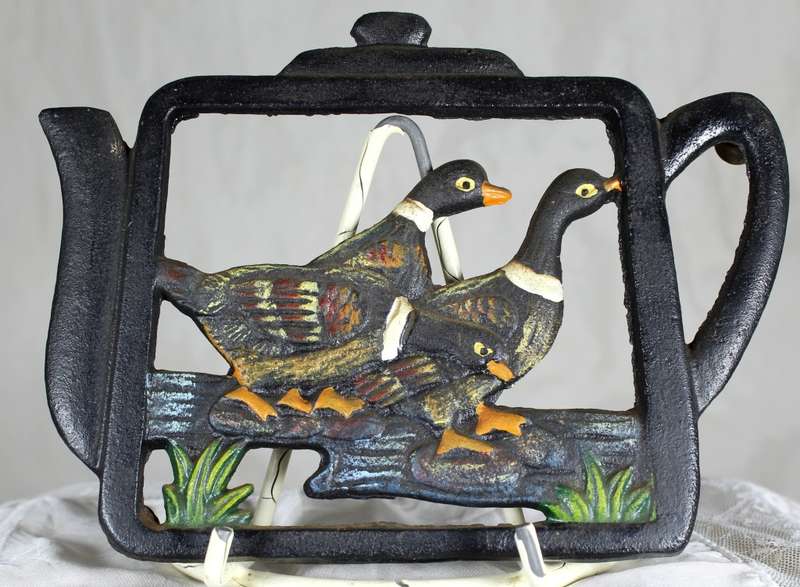 Duck Metal Pot Stand