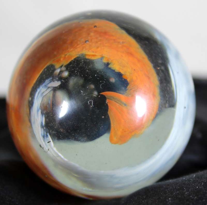 Small Glass Egg With Swirl Pattern