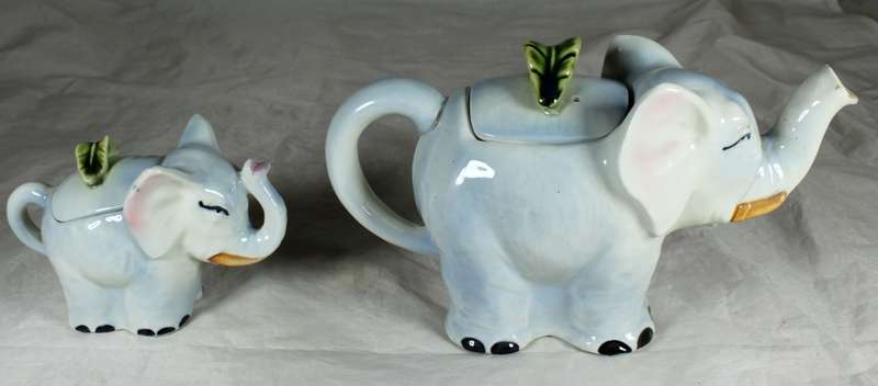 Character Tea Pot - Elephant with Baby Elephant - Bid Now!!!