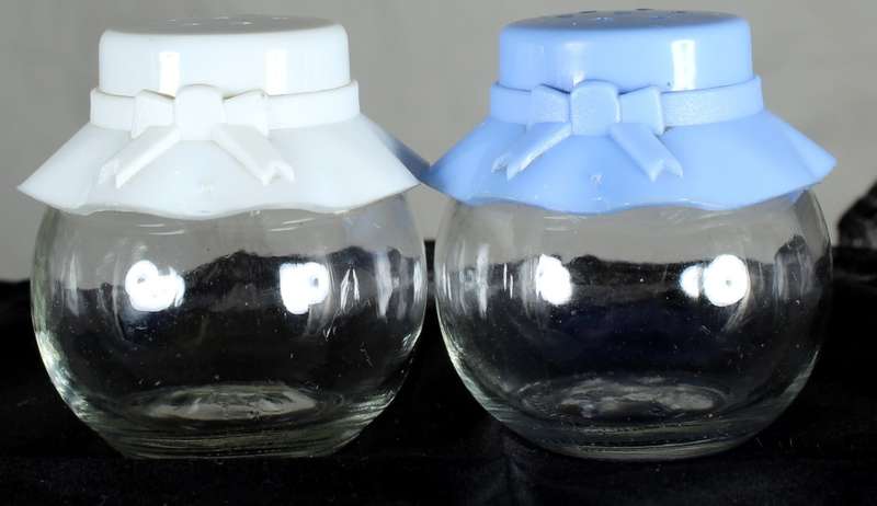 Character Salt & Pepper Set - Hats With Bows