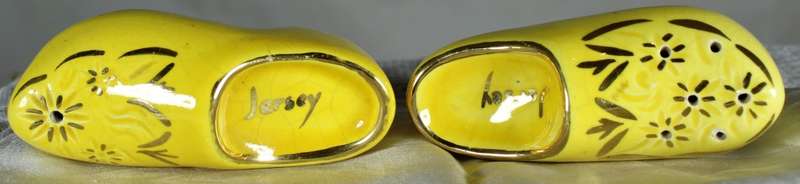 Character  Salt & Pepper Set - Porcelain Dutch Shoes