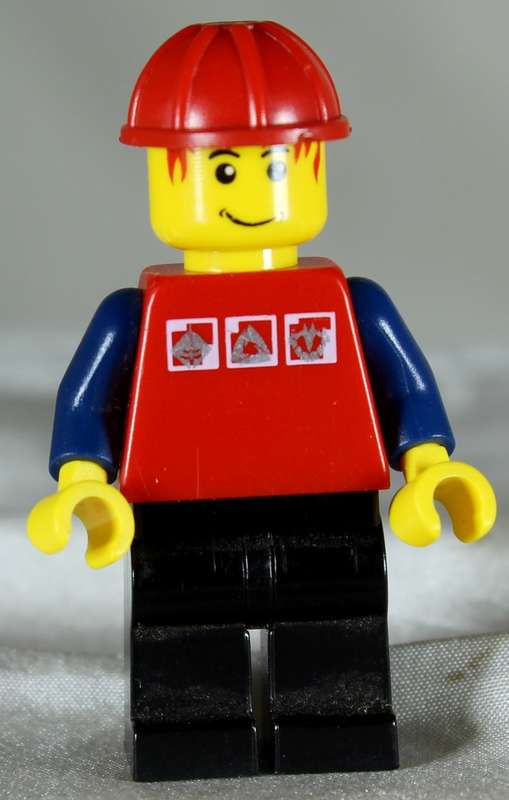 Lego mini figurine - City man with red shirt (CTY0244)