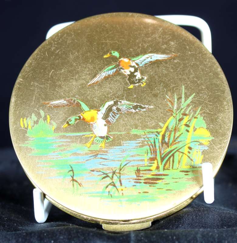 Stratton Powder Compact