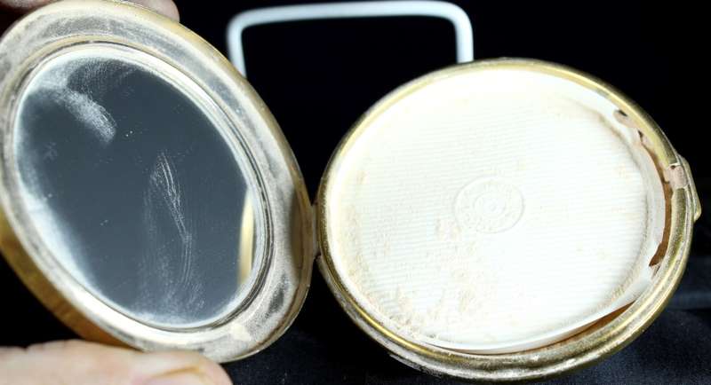Embossed Powder Compact