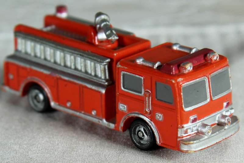 Micro Machines - GTI (1997) - Fire Truck - Low Price - BID NOW!!!