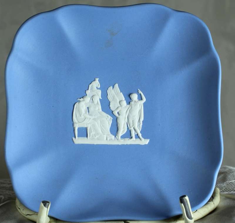 Wedgwood Display Plate - Figures with Angel - BID NOW!!!
