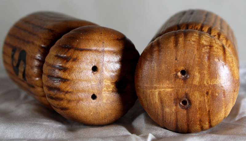 Pair of Wooden Look Ceramic Salt & Pepper Shakers - BID NOW!!!