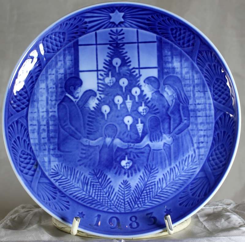 Royal Copenhagen Display Plate - Merry Christmas - BID NOW!!!