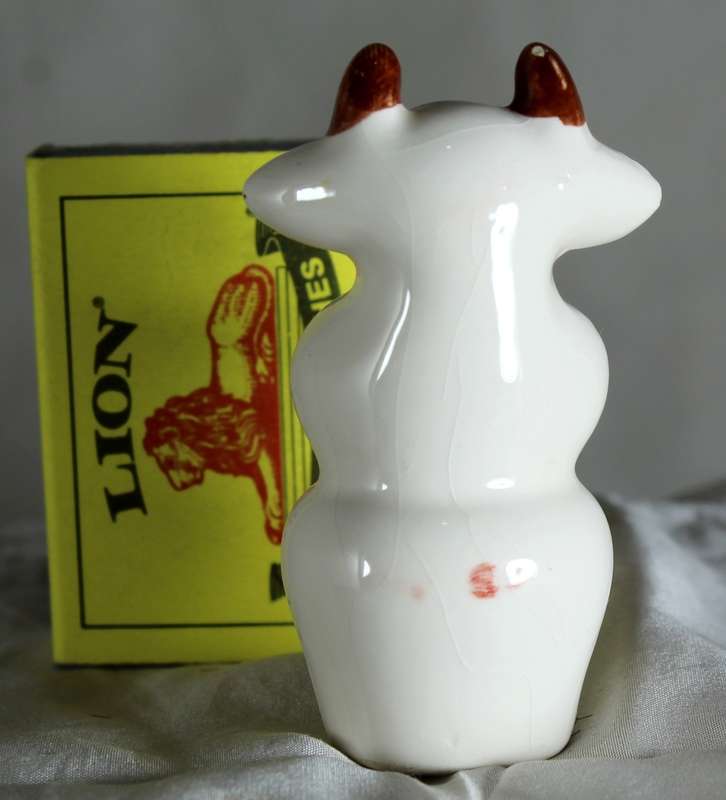 Small Porcelain Cow Face - BID NOW!!!