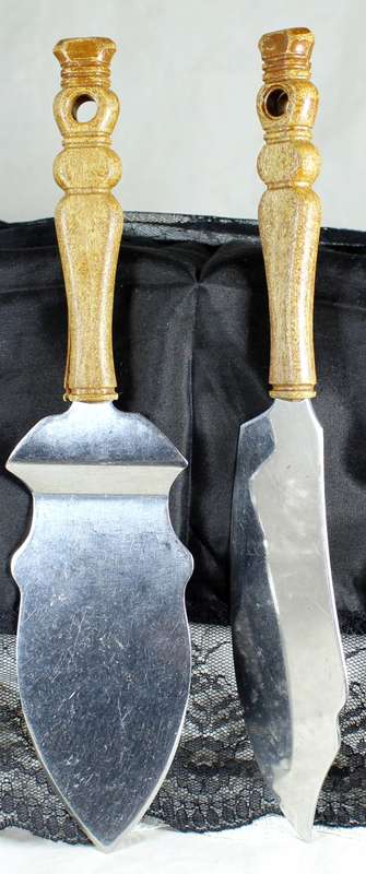 Stainless steel cake lifter & knife with wooden handle