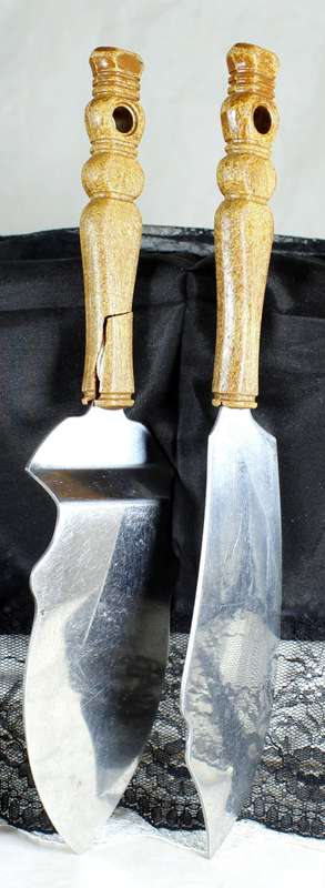 Stainless steel cake lifter & knife with wooden handle