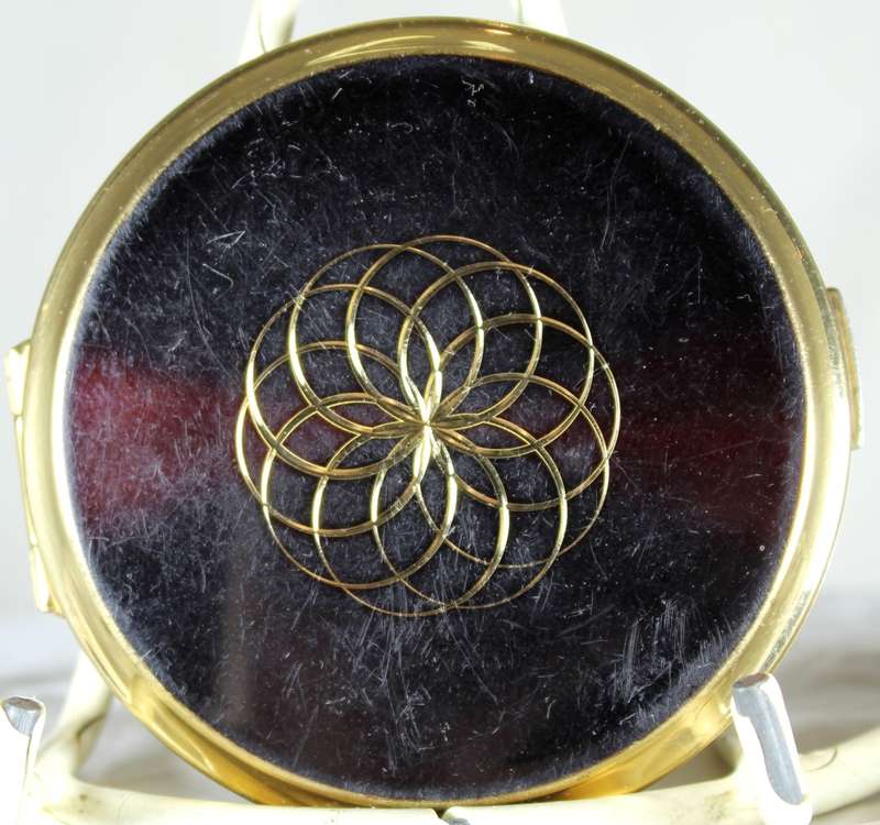 Stratton Powder Compact with Swirl Pattern
