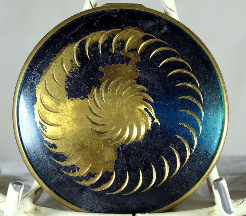 Powder Compact with Inlay