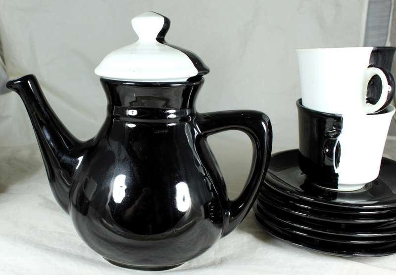 Black & White Tea Set