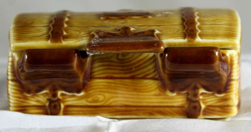Wade Whimsie - treasure chest / trinket box