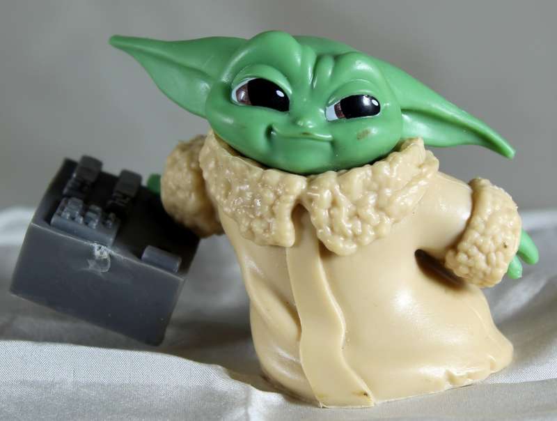 The Mandalorian - Grogu With Machine