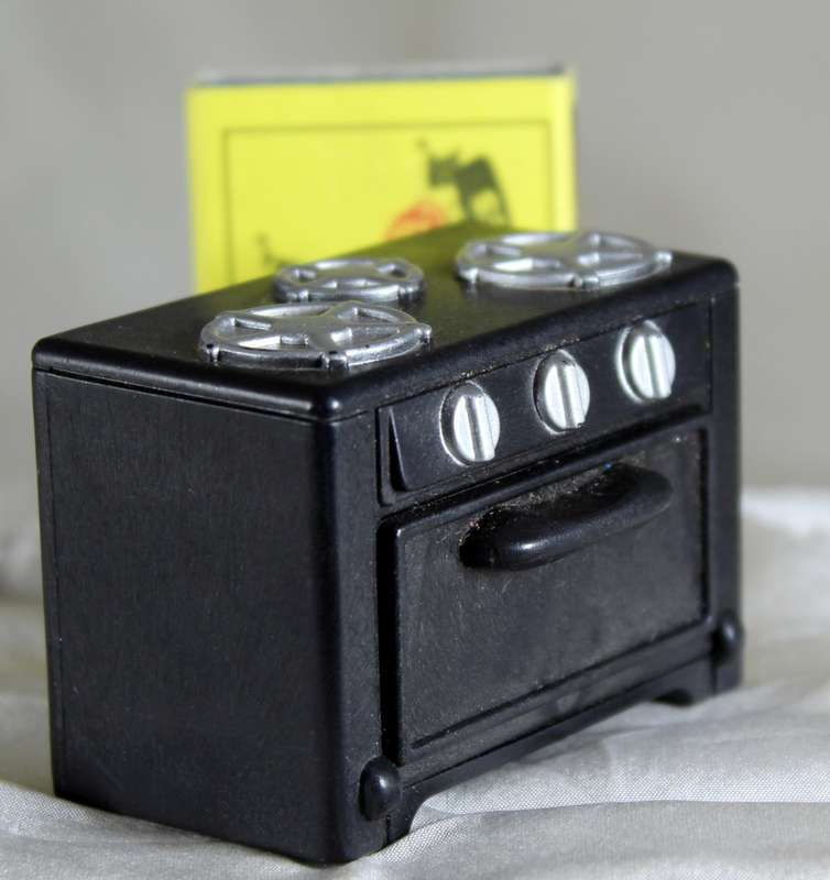 Sylvanian Families - Black Stove and Oven