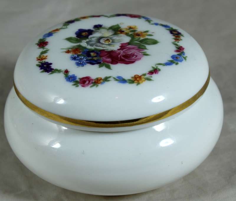 Royal Bavaria - Germany - Round Powder Box with Lid