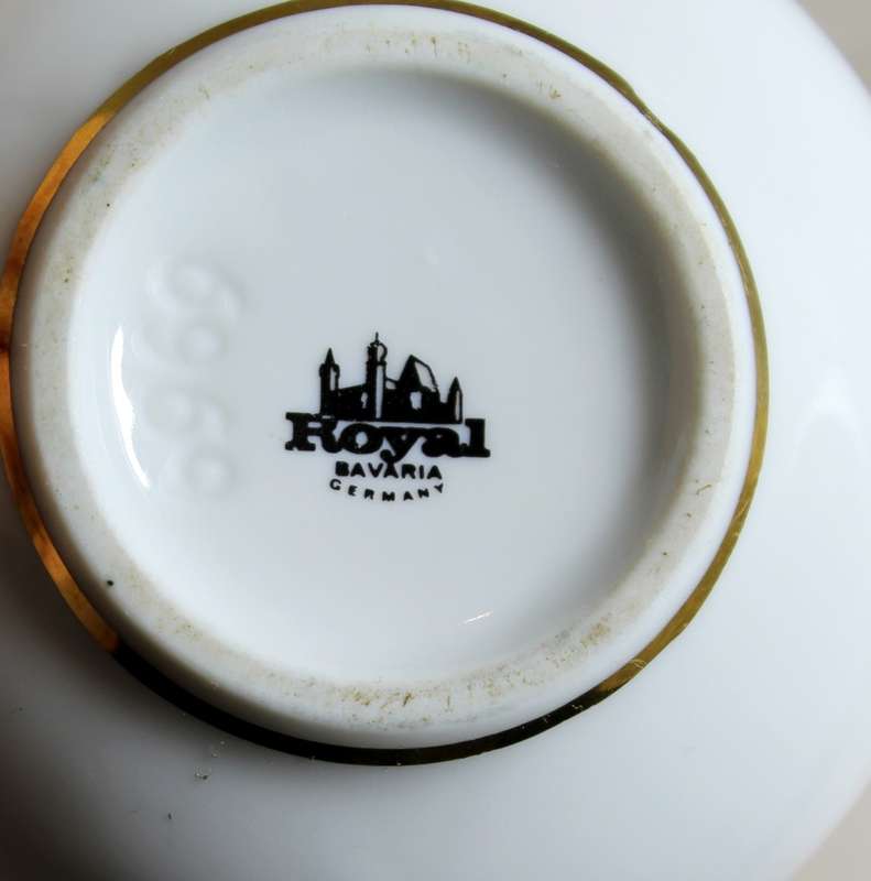 Royal Bavaria - Germany - Round Powder Box with Lid