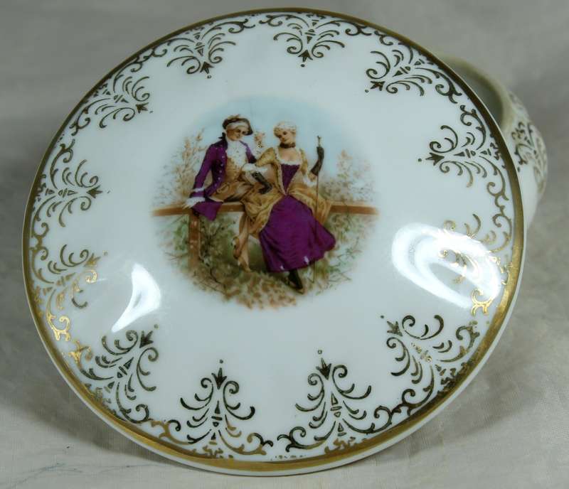 Trinket Box - Lidded - With Victorian Couple - BID NOW!!!