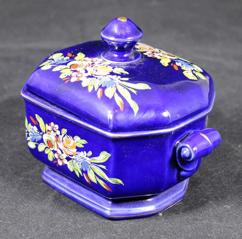 Veritable bleu de Four lidded container