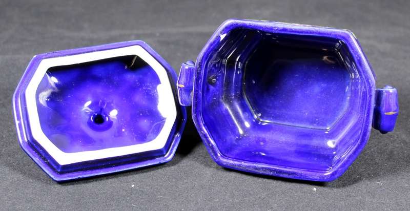 Veritable bleu de Four lidded container
