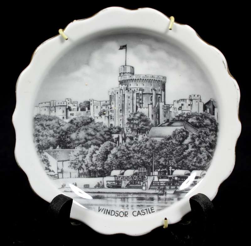 Royal Standard - Windsor Castle Small Display Plate