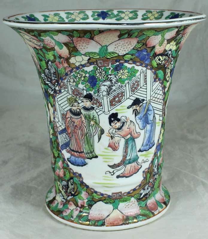 Large Chinese Vase with a Family - Hand-painted & Embossed