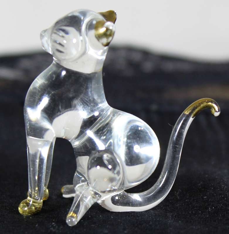 Small Vintage Glass Cat - Made in Czech Republic