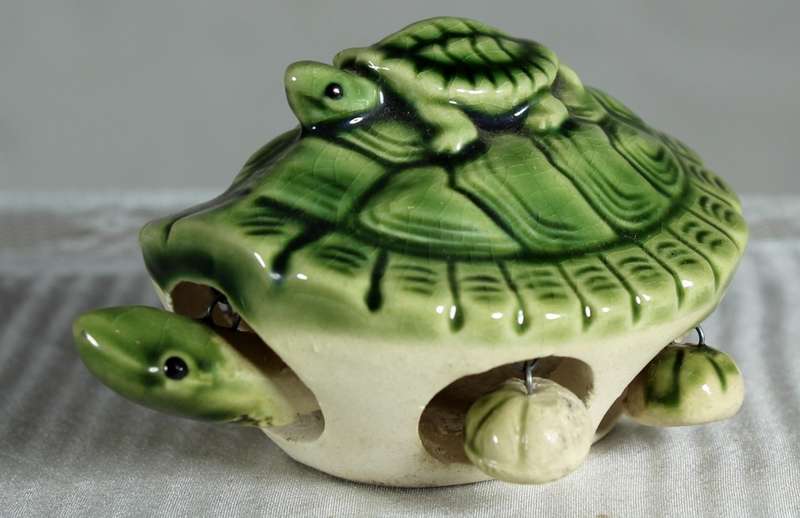 Tortoise with Baby on Back - Clay Shaking Legs, Tail & Head
