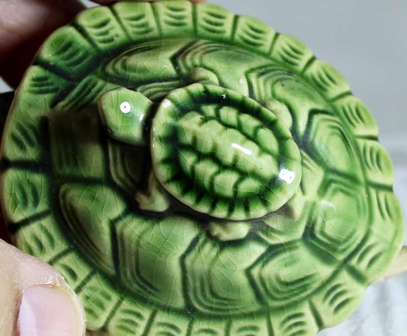 Tortoise with Baby on Back - Clay Shaking Legs, Tail & Head