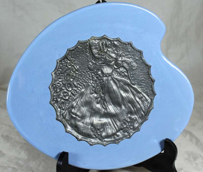 Drostdy Display Plate with Pewter Inset of Voortrekker Lady