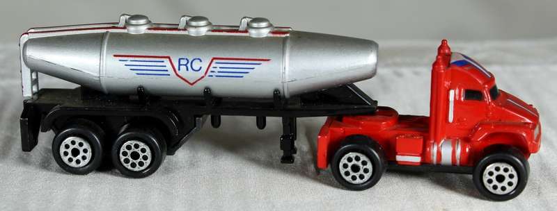 Roadchamps Micro Cars (1989) - Semi Truck with Tanker Trailer - Bid Now!!
