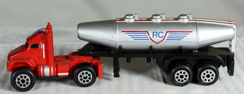 Roadchamps Micro Cars (1989) - Semi Truck with Tanker Trailer - Bid Now!!
