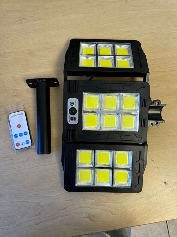 60W 3 Heads Smart Sensor Outdoor Solar Flood Light GD-7860-A