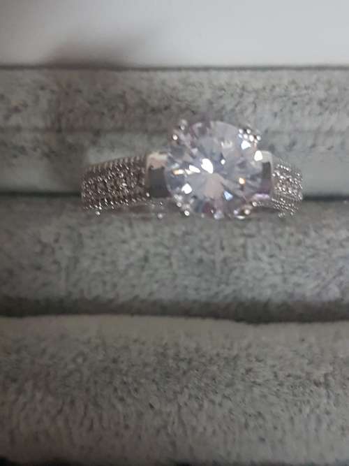 Luxury platinum plated cubic zirconia ladies ring