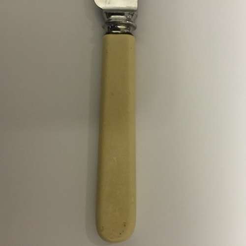 Set 6 Vintage 1950s Viners Ivorine Handle Dinner Knives. Stainless Steel, Sheffield England,