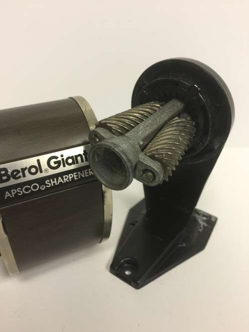 VTG APSCO "BEROL GIANT" METAL PENCIL SHARPENER - DESK or WALL MOUNT