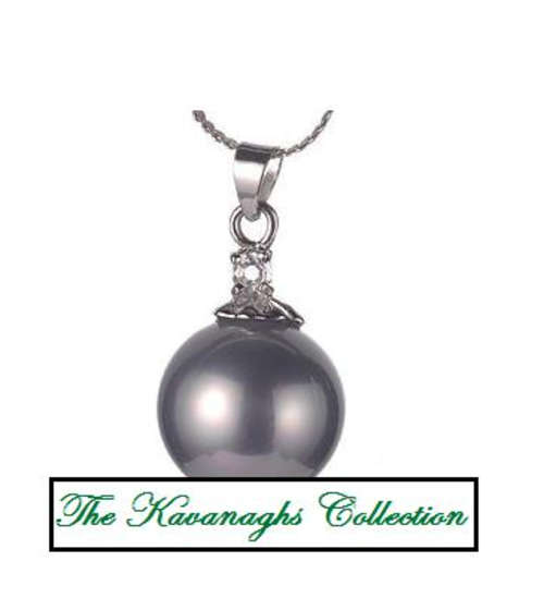 The Kavanaghs Collection - Tahitian Shell Pearl Pendant