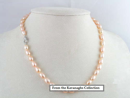 Kavanaghs - Lovely Freshwater Pearl Necklace