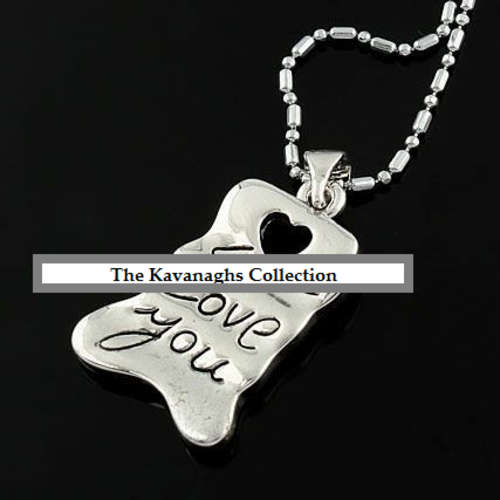 Kavanaghs - Romantic Pendant and Necklace