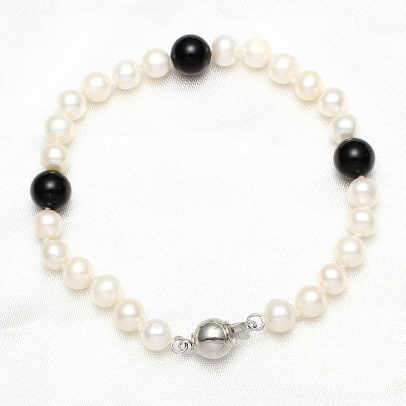 KAVANAGHS 11000 positive ratings - Lovely 6mm Cultured Genuine Freshwater Pearl Bracelet