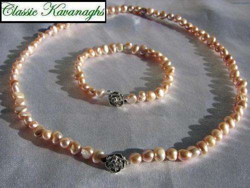 Exquisite Lavender Fresh Water Pearl Necklace and Bracelet Set