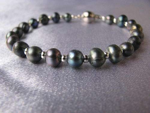 Kavanaghs - Exquisite Peacock Black Fresh Water Pearl Bracelet
