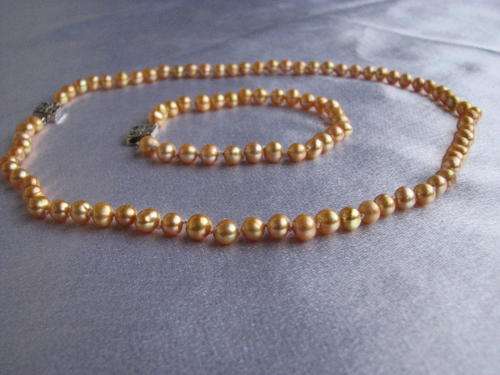 Kavanaghs - Golden Fresh Water Pearl Necklace and Bracelet Set